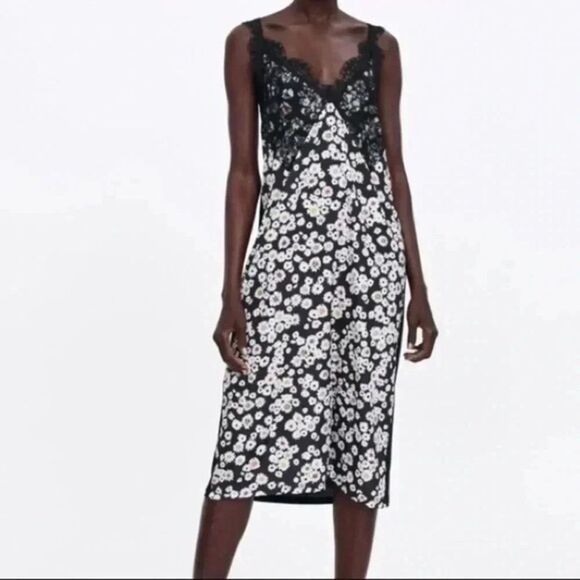 Zara Elegant Black Lace Slip Dress with Daisy Print - Picture 1 of 7